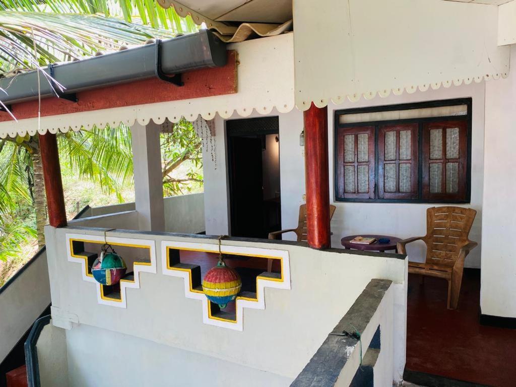 Chandi Gaya Beach Guesthouse แทนกาลเล ภายนอก รูปภาพ