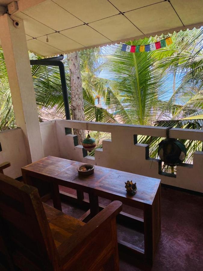 Chandi Gaya Beach Guesthouse แทนกาลเล ภายนอก รูปภาพ