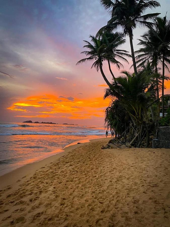 Chandi Gaya Beach Guesthouse แทนกาลเล ภายนอก รูปภาพ