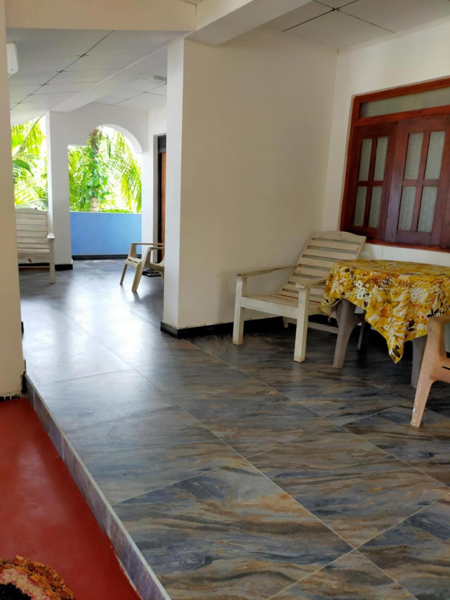 Chandi Gaya Beach Guesthouse แทนกาลเล ภายนอก รูปภาพ