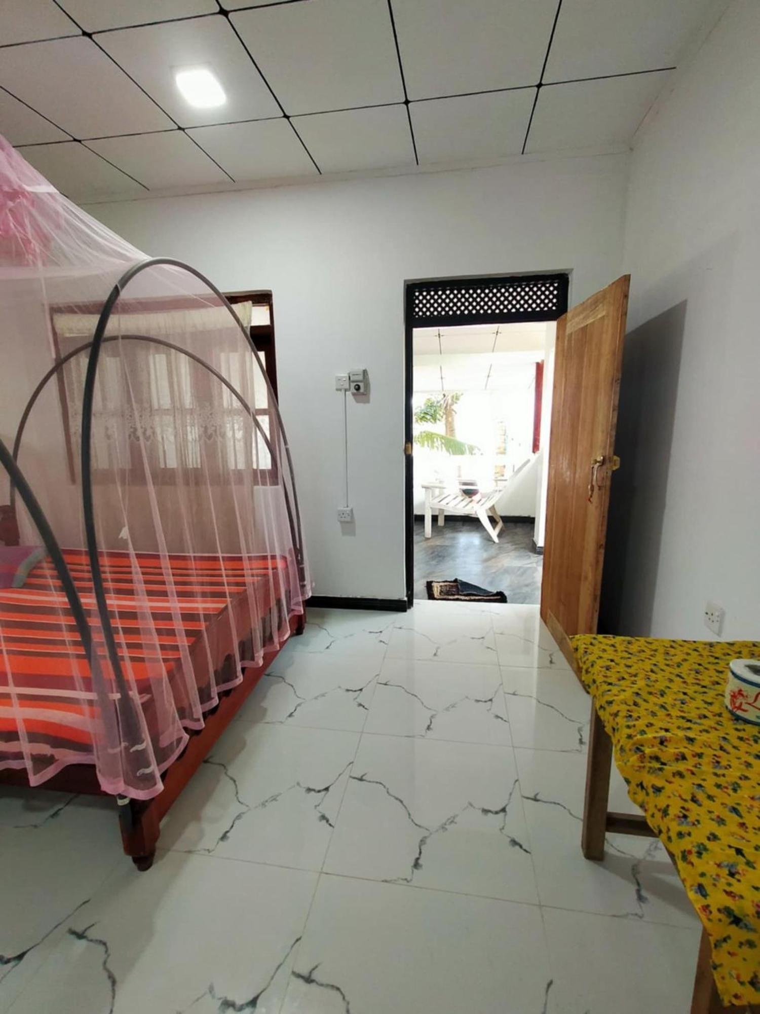 Chandi Gaya Beach Guesthouse แทนกาลเล ภายนอก รูปภาพ